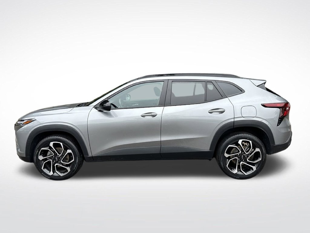 Certified 2024 Chevrolet Trax RS w/ Sunroof Package FWD image 2