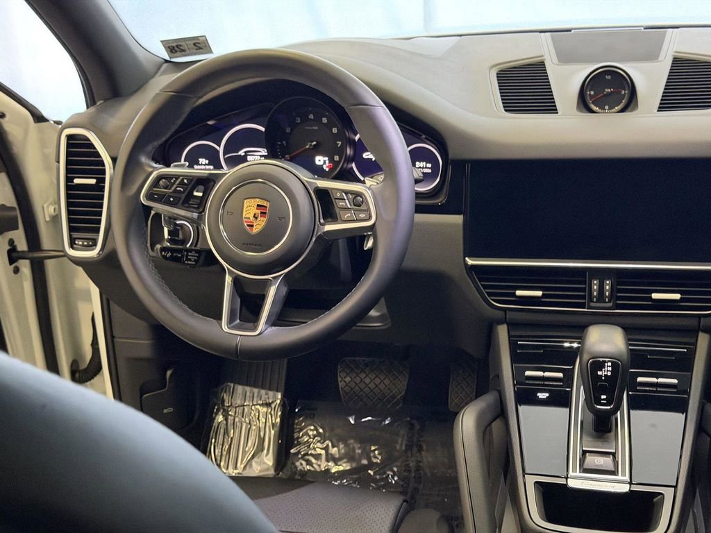 Certified 2023 Porsche Cayenne AWD/4WD image 20