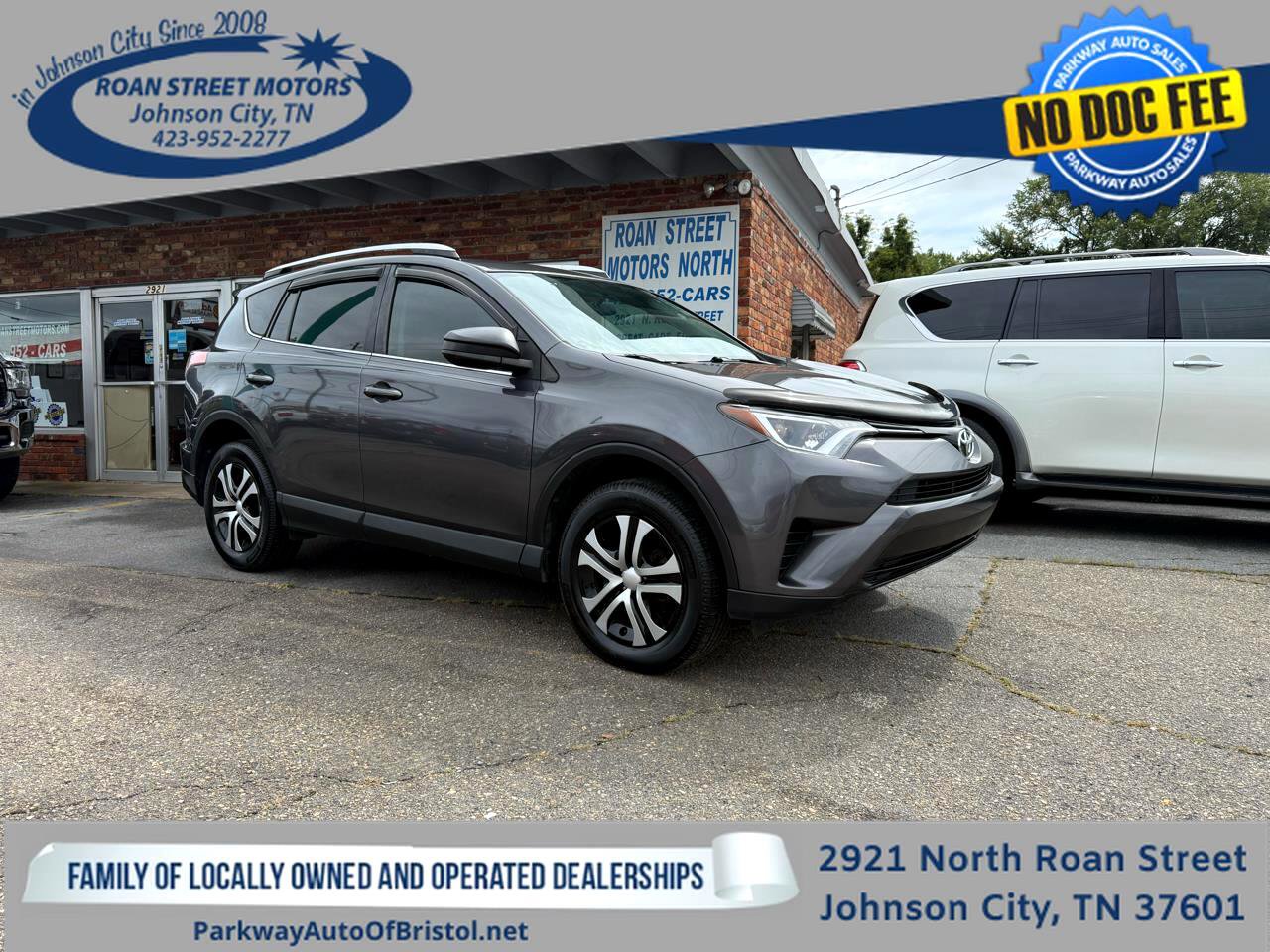 Used 2016 Toyota RAV4 LE image 1