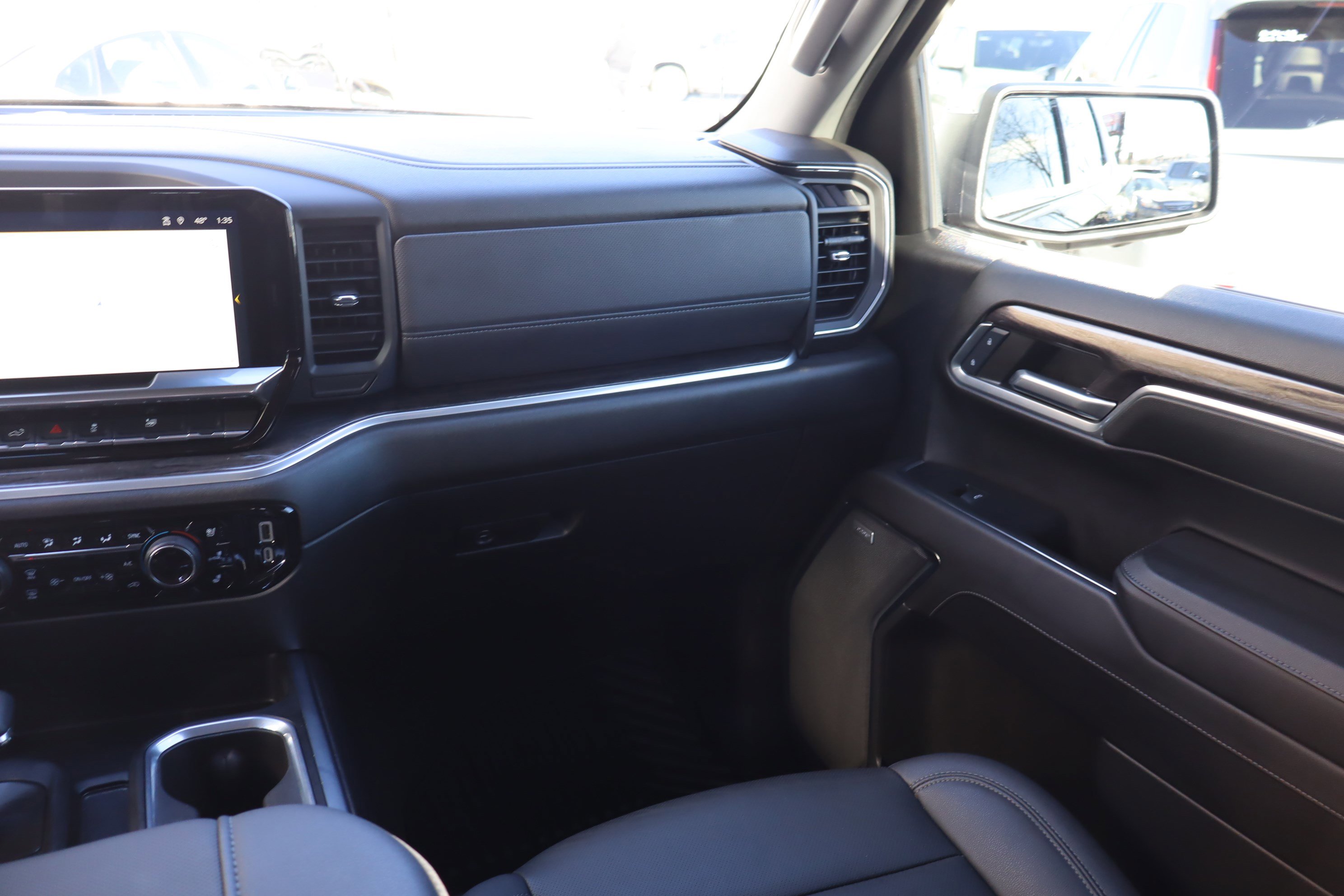 Used 2024 Chevrolet Silverado 1500 LTZ w/ Technology Package image 16