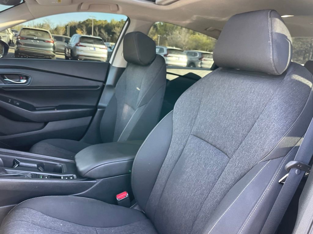 Certified 2025 Honda Accord SE image 25