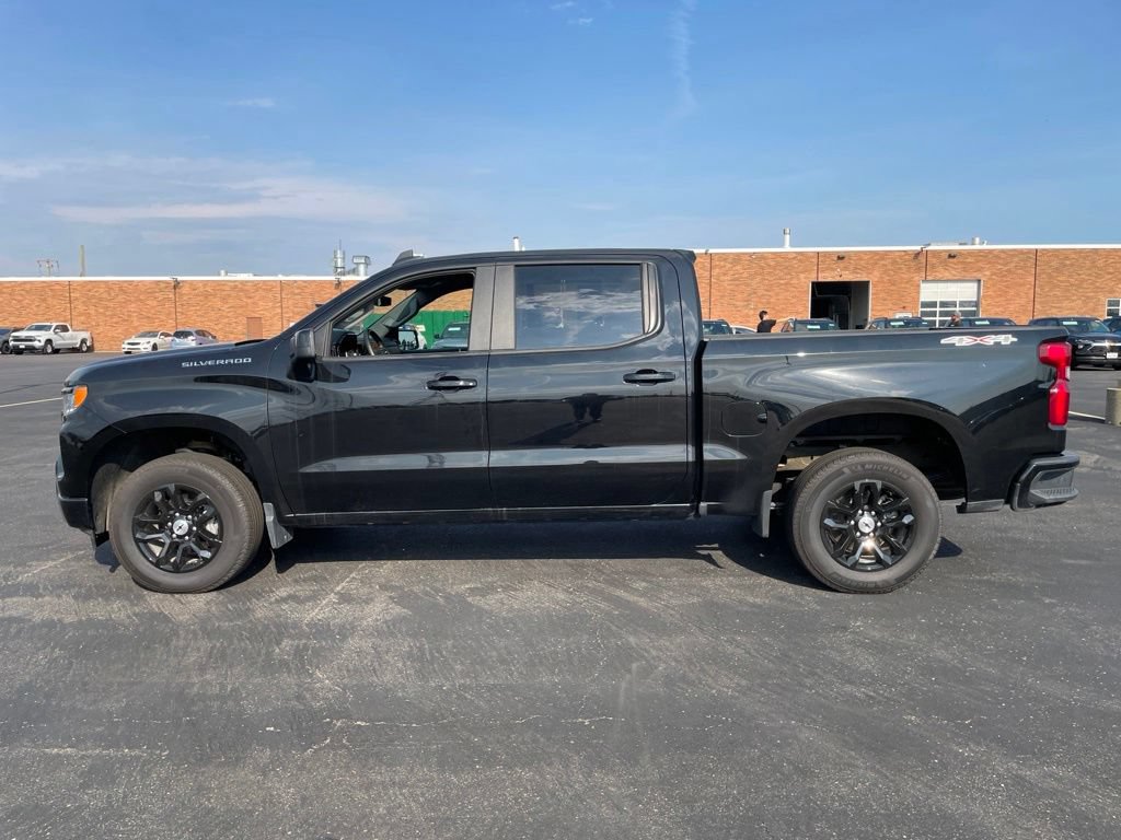 Used 2026 Chevrolet Silverado 1500 RST AWD/4WD image 2