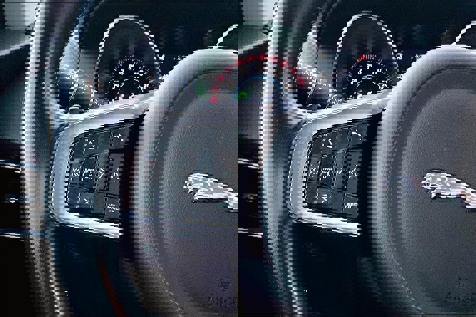 Used 2018 Jaguar F-PACE Prestige image 22