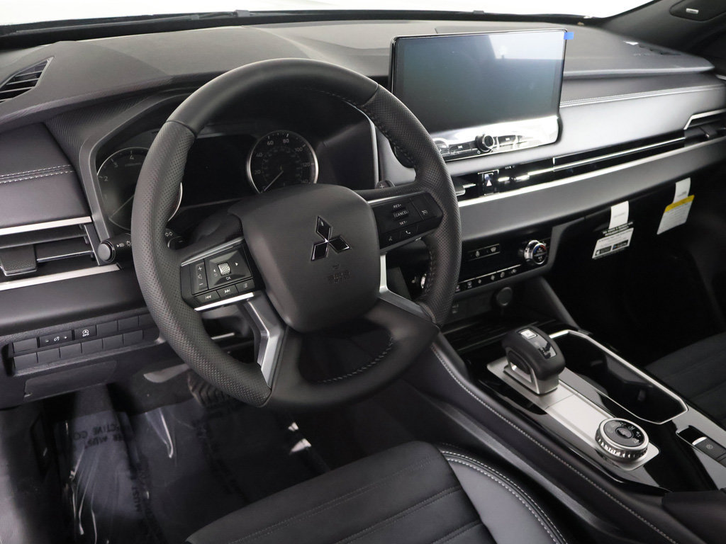 New 2026 Mitsubishi Outlander LE AWD/4WD image 25