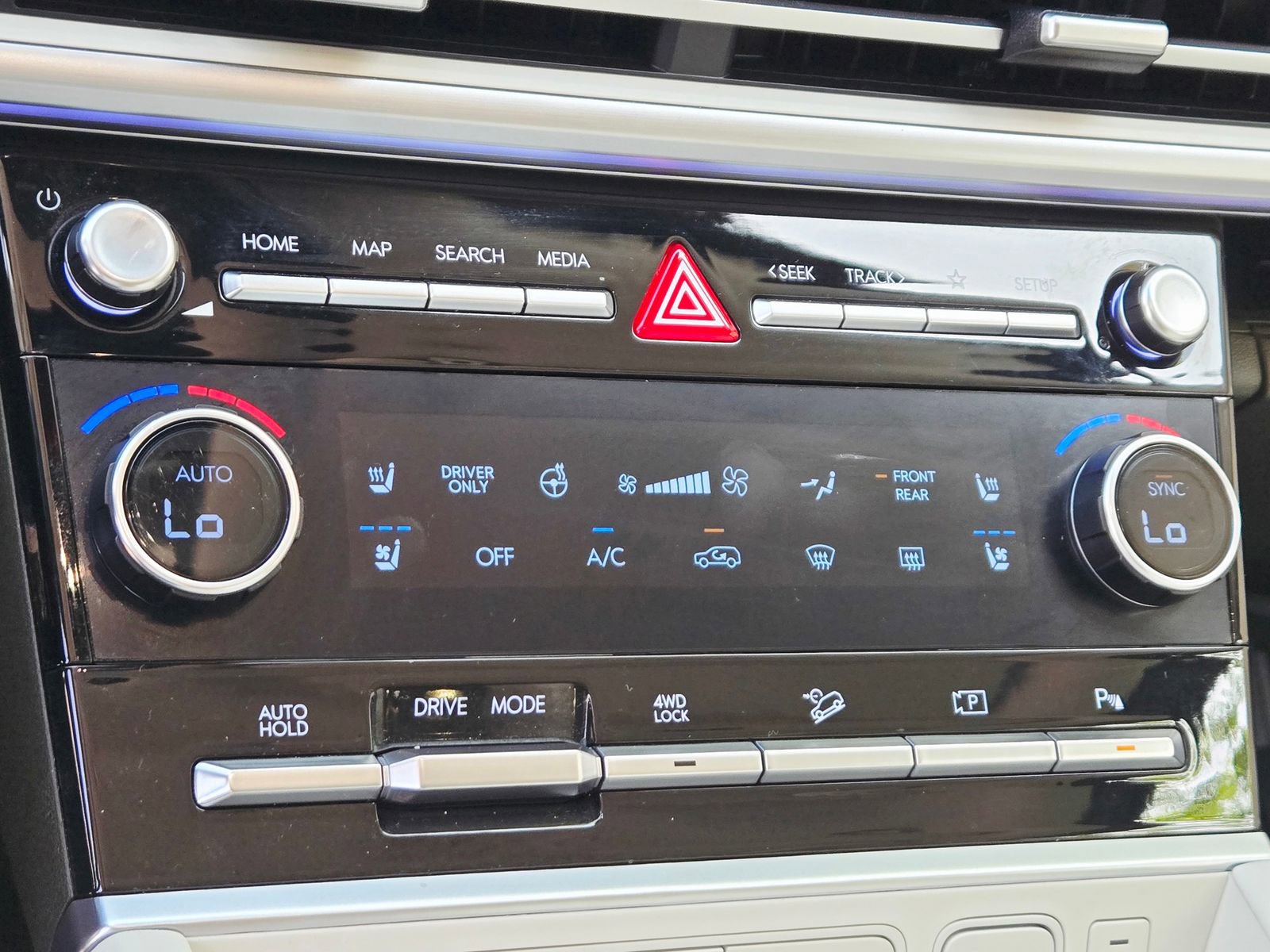 Used 2024 Hyundai Santa Fe Calligraphy image 18