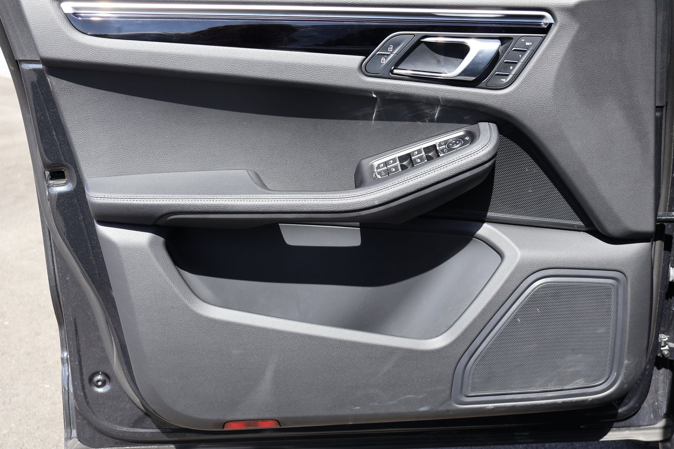 Certified 2023 Porsche Macan image 14