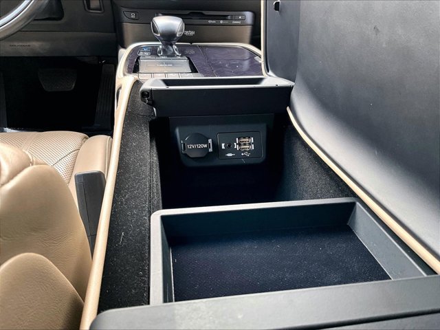 Used 2022 Lexus LS 500 w/ Interior Upgrade Package RWD image 26
