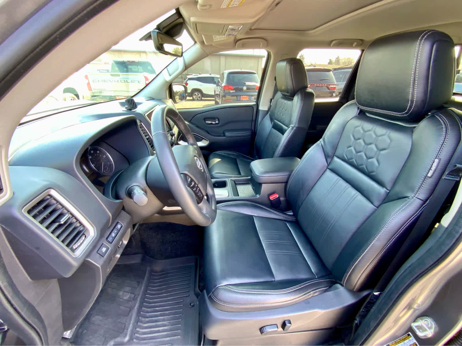 Used 2024 Nissan Frontier SL w/ Technology Package AWD/4WD image 23