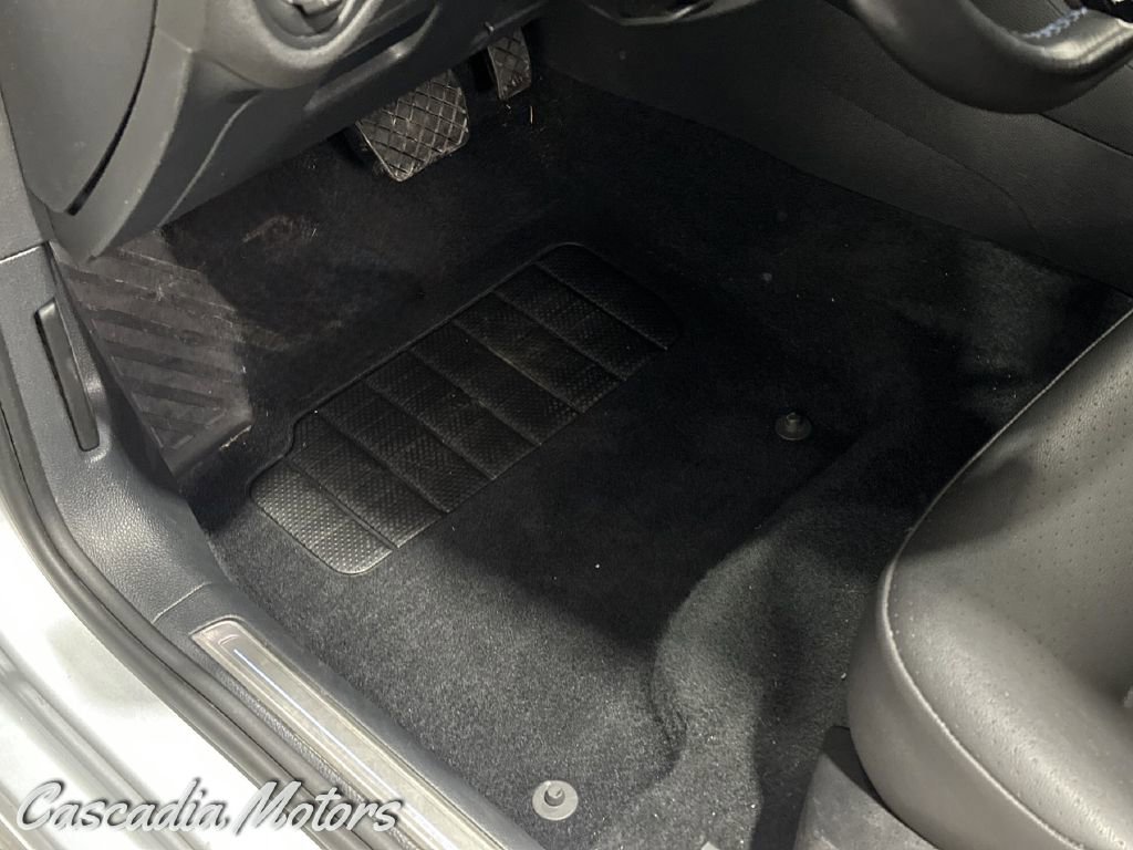 Used 2016 Volkswagen e-Golf SEL Premium image 24