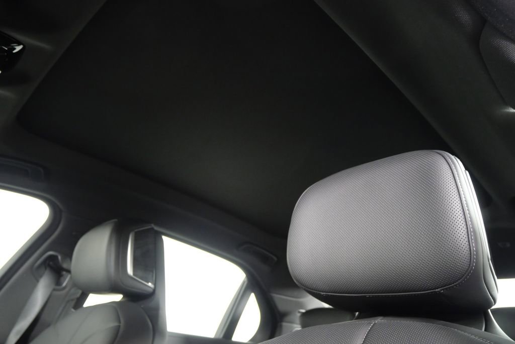 Used 2025 BMW i7 eDrive50 image 11