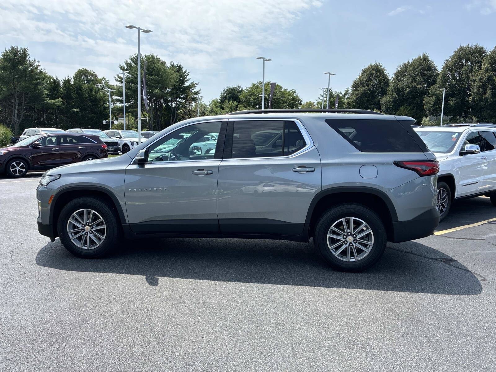 Used 2023 Chevrolet Traverse LT AWD/4WD image 4