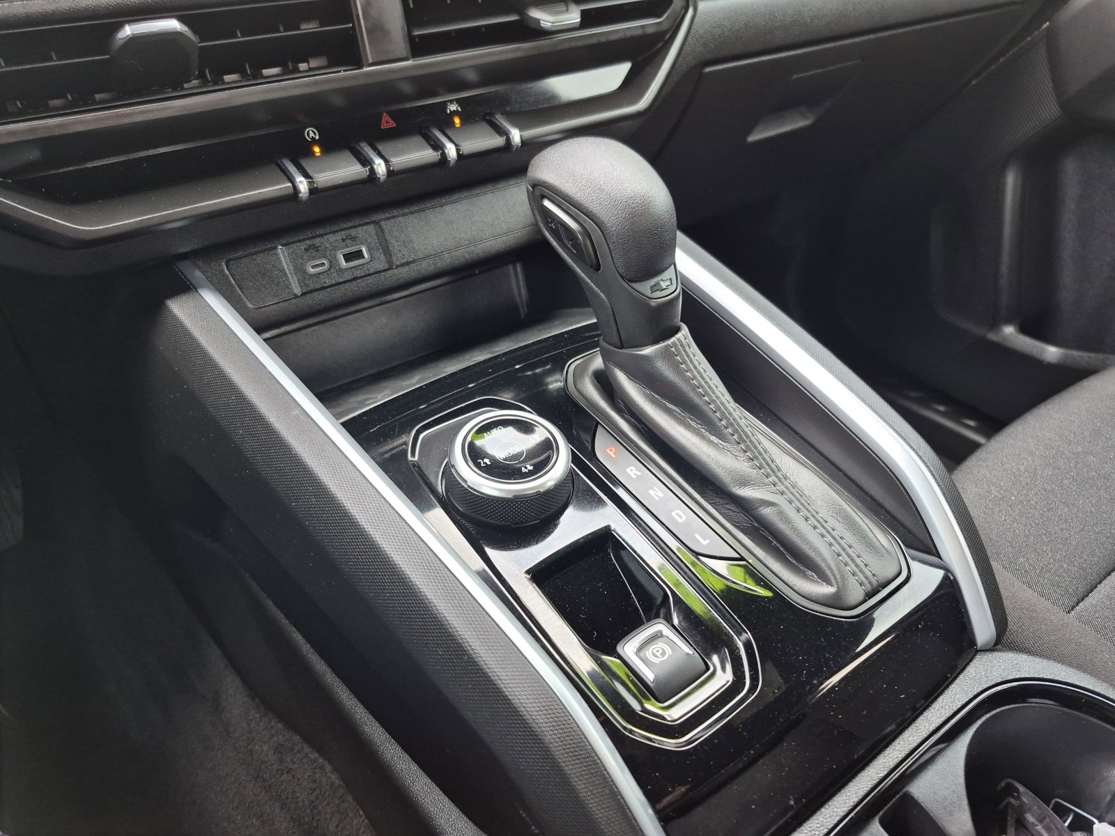 Used 2024 Chevrolet Colorado Trail Boss w/ Advanced Trailering Package image 12