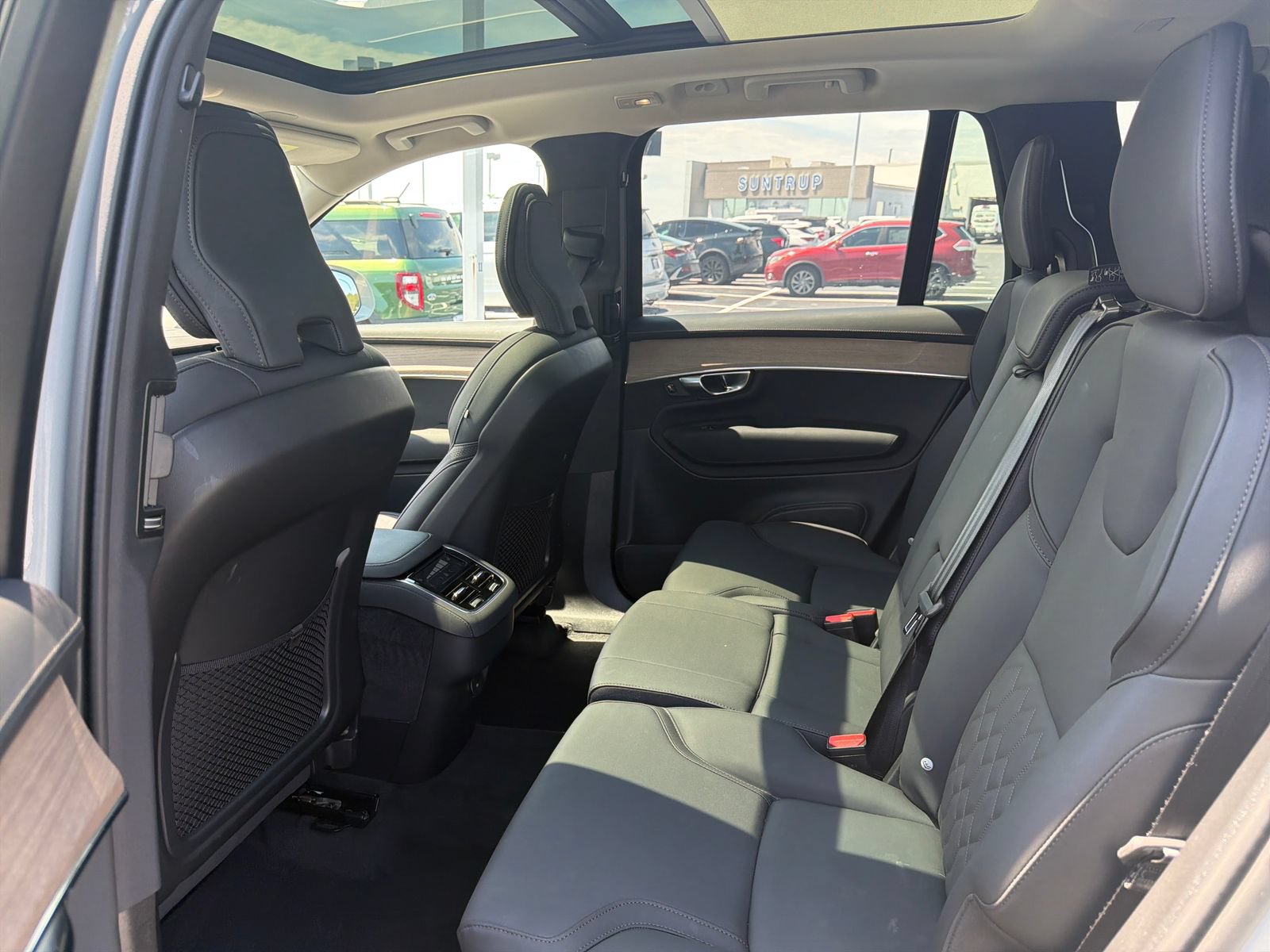 Used 2025 Volvo XC90 B5 Plus AWD/4WD image 22