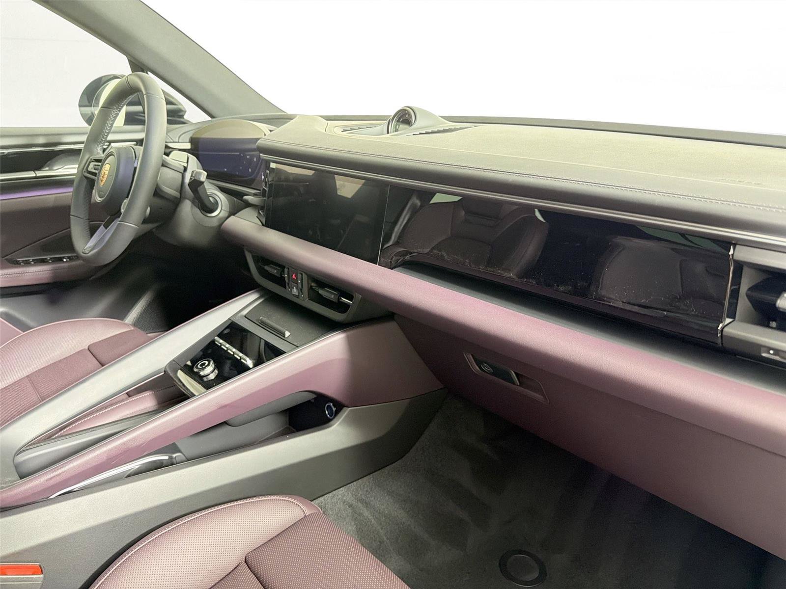 Certified 2026 Porsche Macan 4 Electric RWD image 29