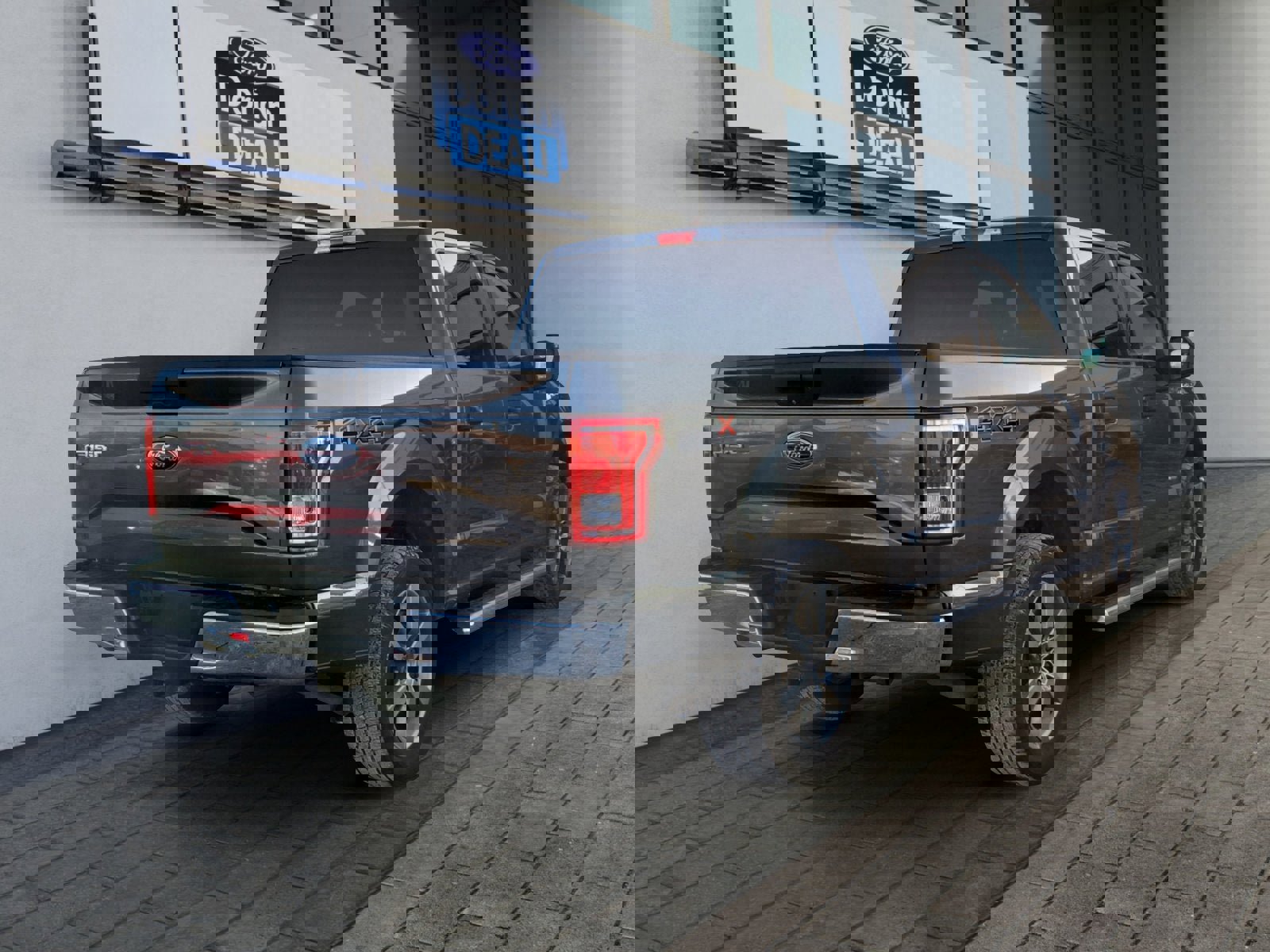 Used 2017 Ford F150 XLT w/ Trailer Tow Package image 3