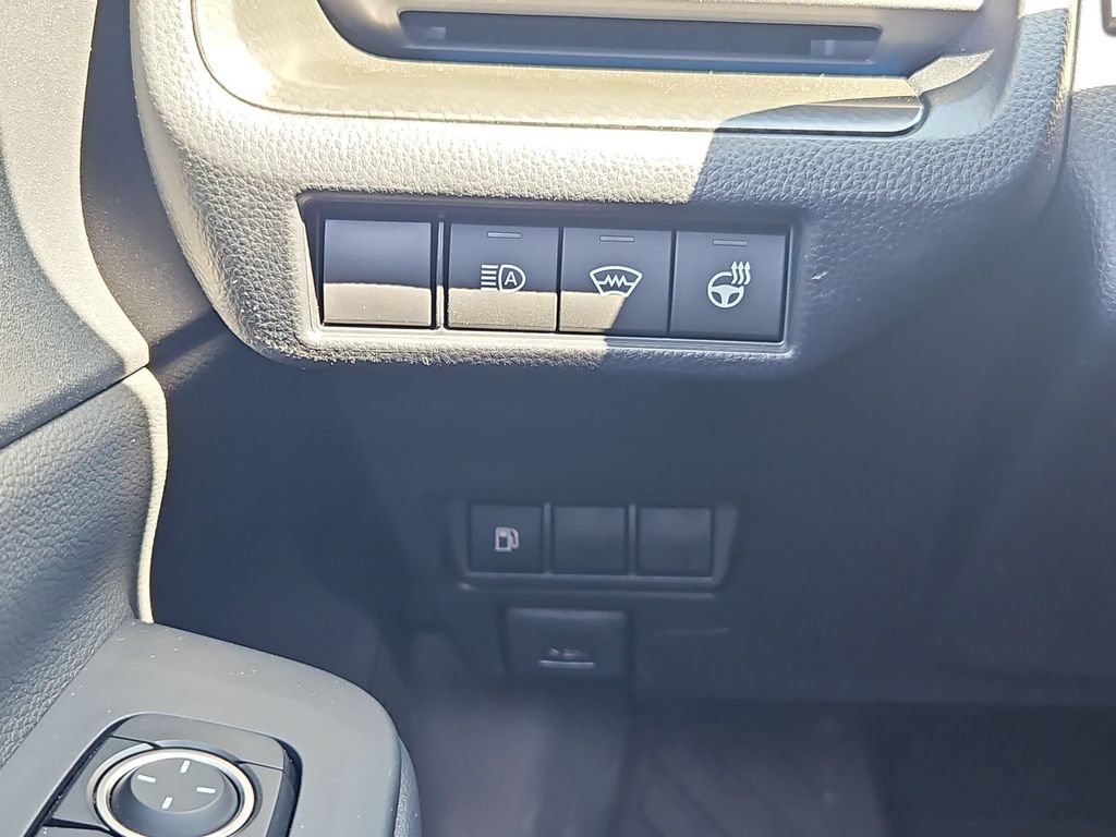 Used 2026 Toyota Prius AWD image 18