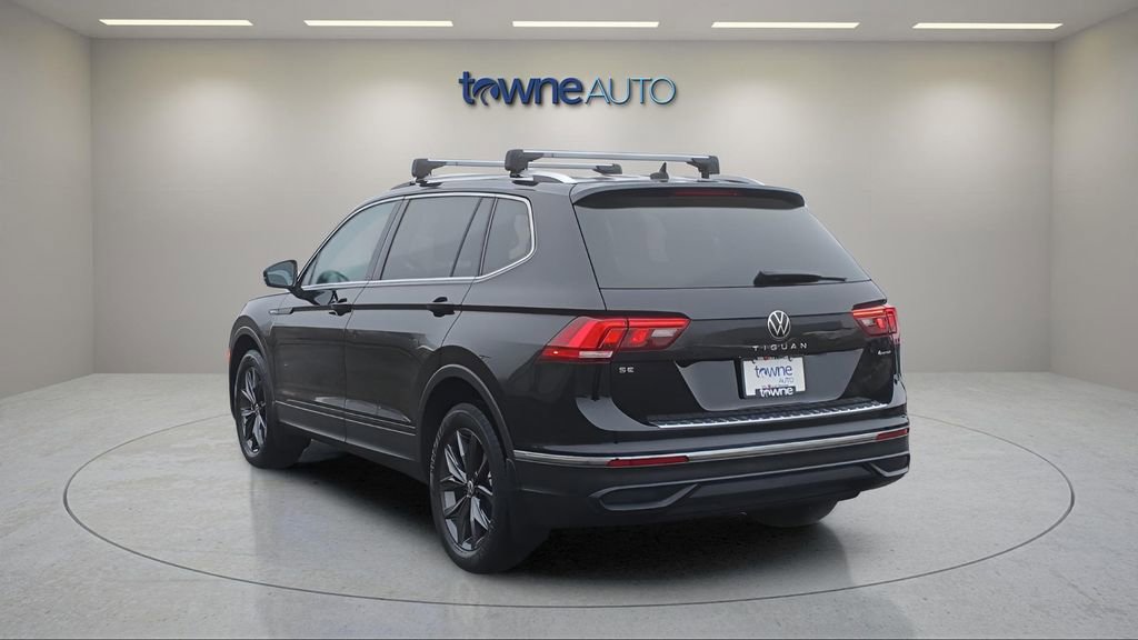 Used 2022 Volkswagen Tiguan SE image 3