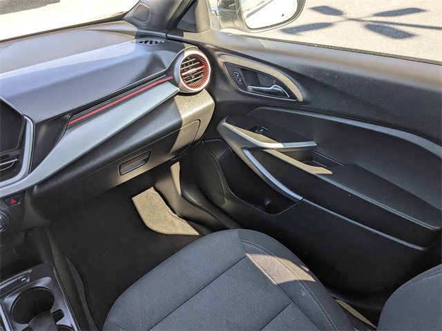 Certified 2025 Chevrolet Trax RS image 16