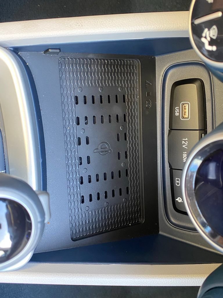 Used 2025 Hyundai Venue Limited FWD image 19