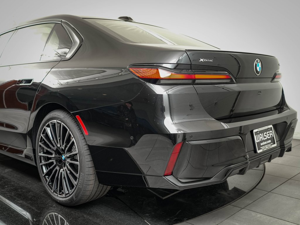 New 2026 BMW 740i xDrive w/ Executive Package image 7