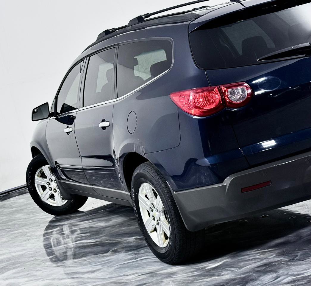 Used 2010 Chevrolet Traverse LT w/ Personal Connectivity Package FWD image 13