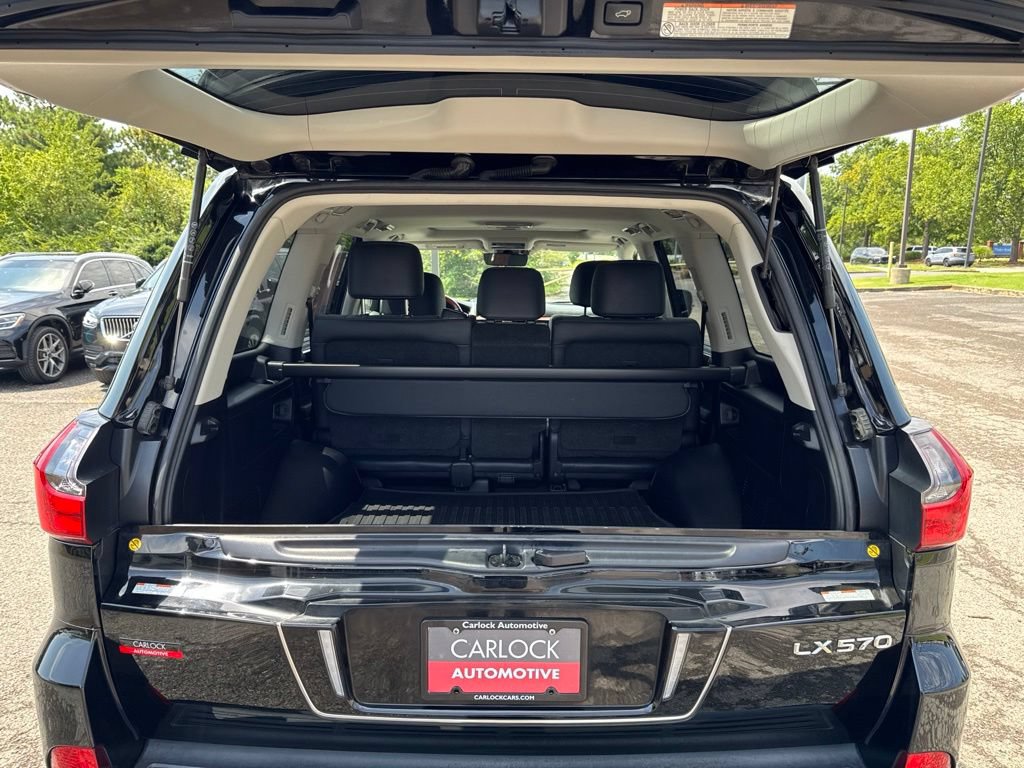 Used 2021 Lexus LX 570 4WD w/ Luxury Package image 28