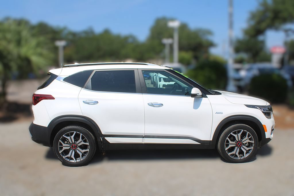 Certified 2023 Kia Seltos SX w/ SX Sunroof Package AWD/4WD image 5