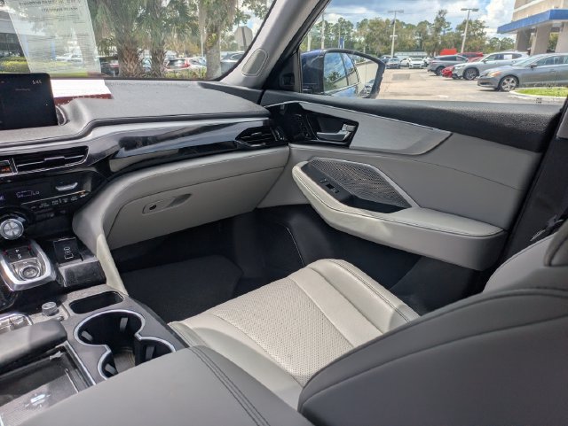 Certified 2024 Acura MDX w/ Technology Package FWD image 17