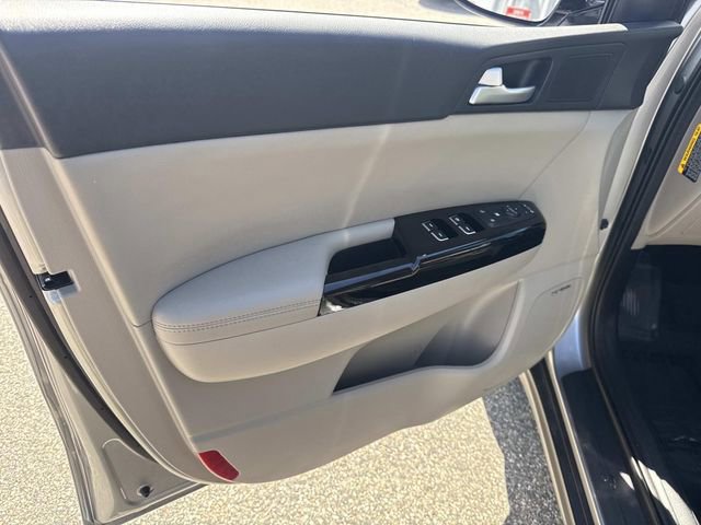 Used 2022 Kia Sportage EX w/ EX Technology Package image 22