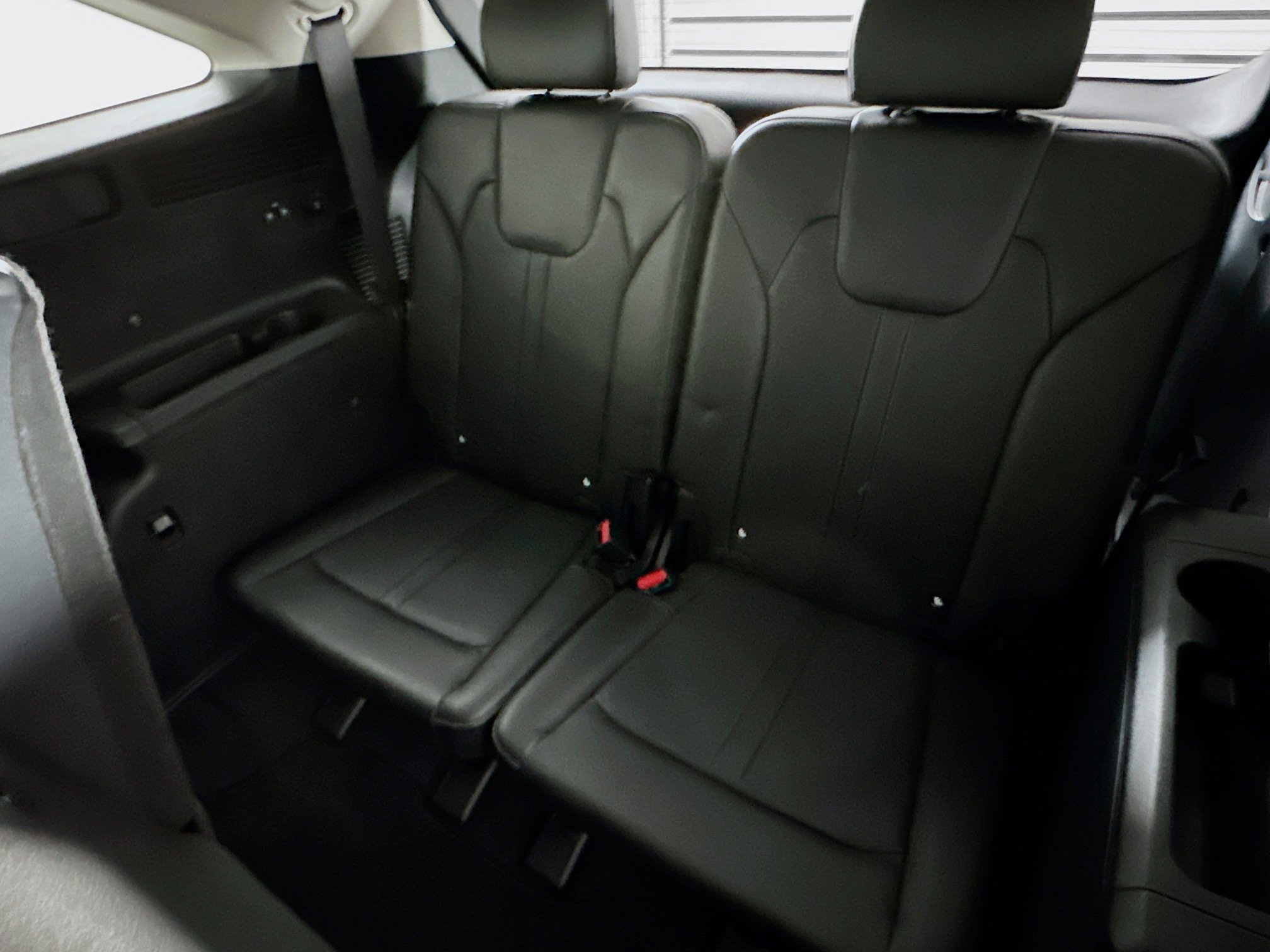 Used 2024 Kia Sorento S image 29