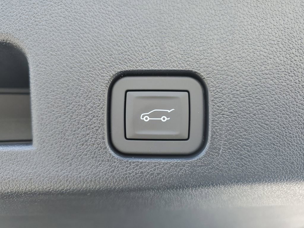 New 2026 Chevrolet Traverse LT w/ Driver Confidence Package image 7