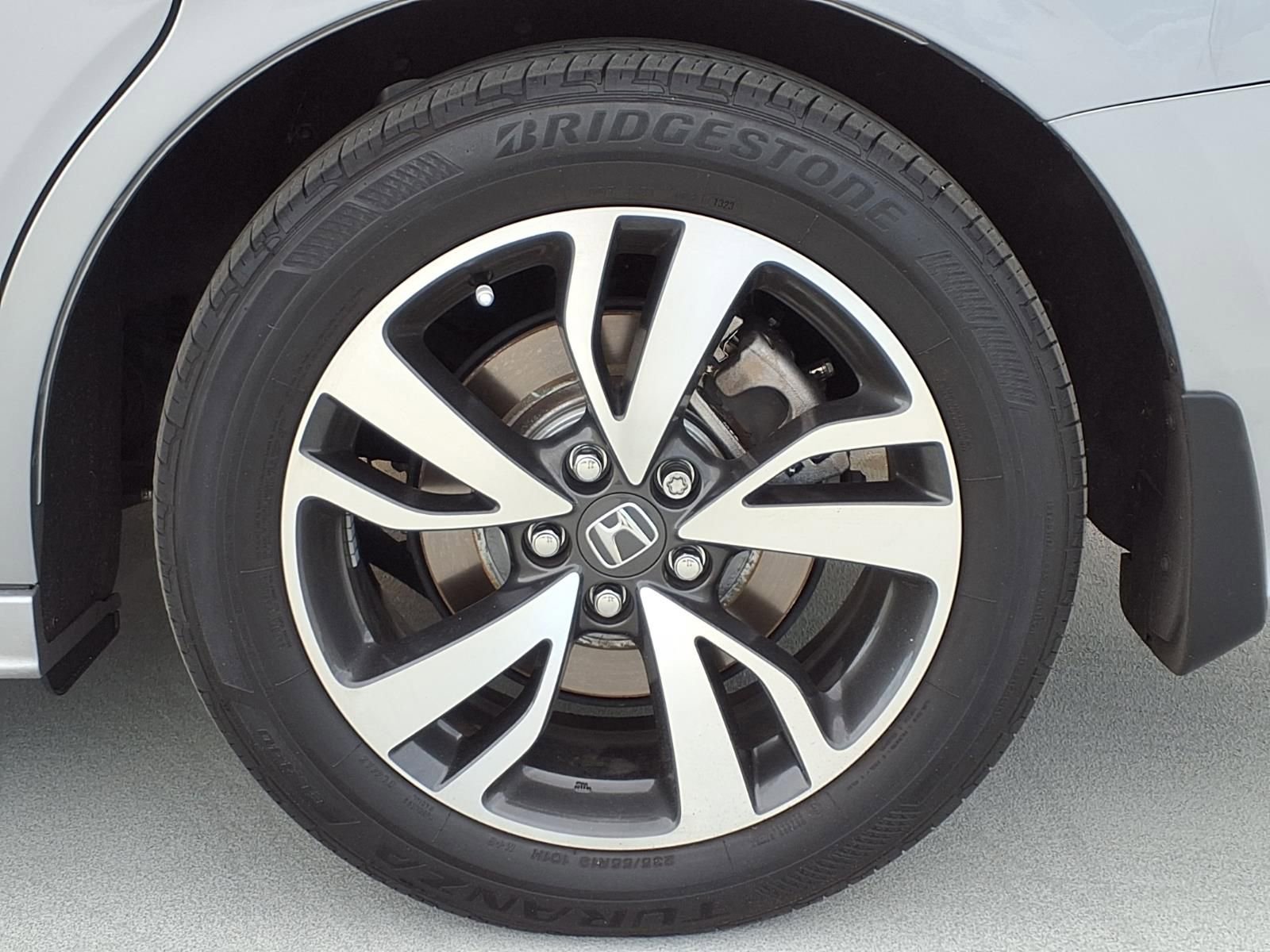 Used 2023 Honda Odyssey Touring image 7