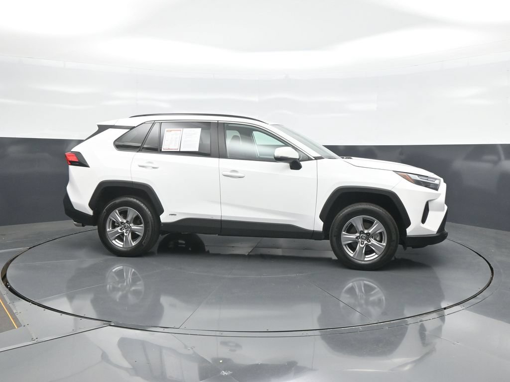 Used 2025 Toyota RAV4 XLE AWD/4WD image 8