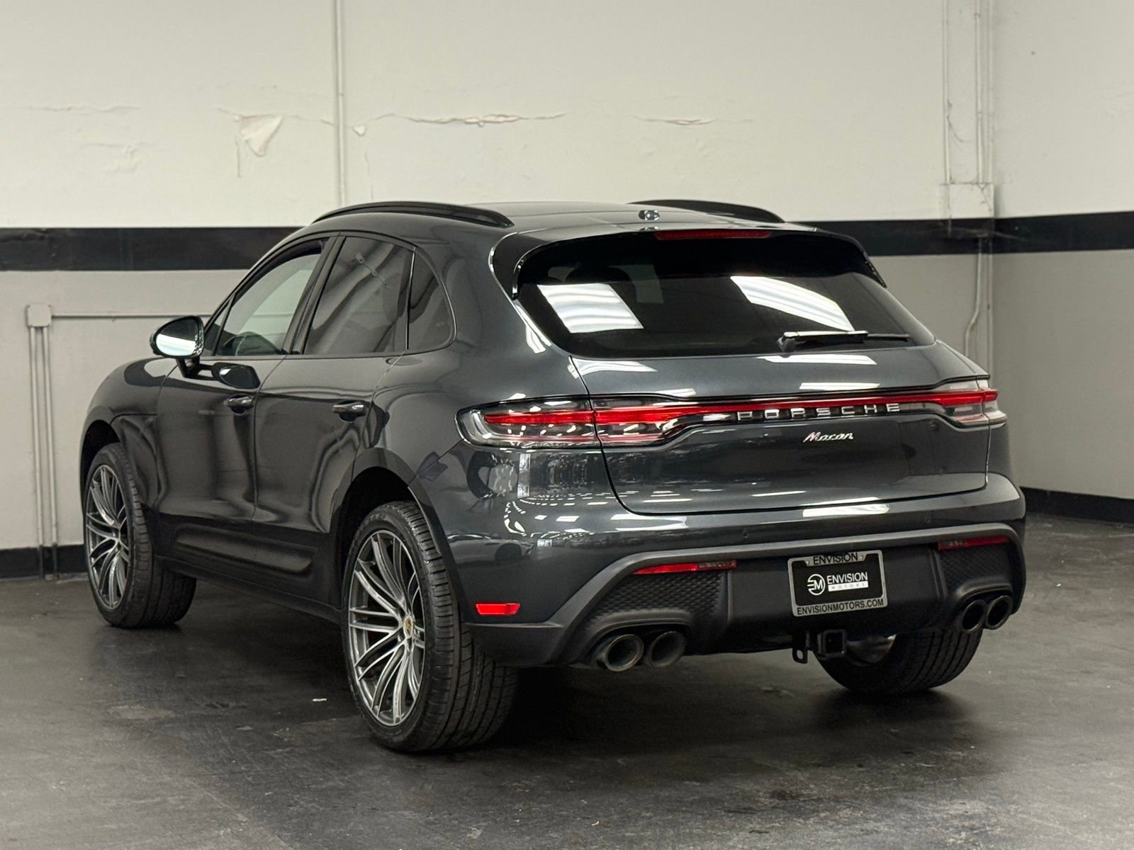 Used 2024 Porsche Macan w/ Premium Plus Package image 8