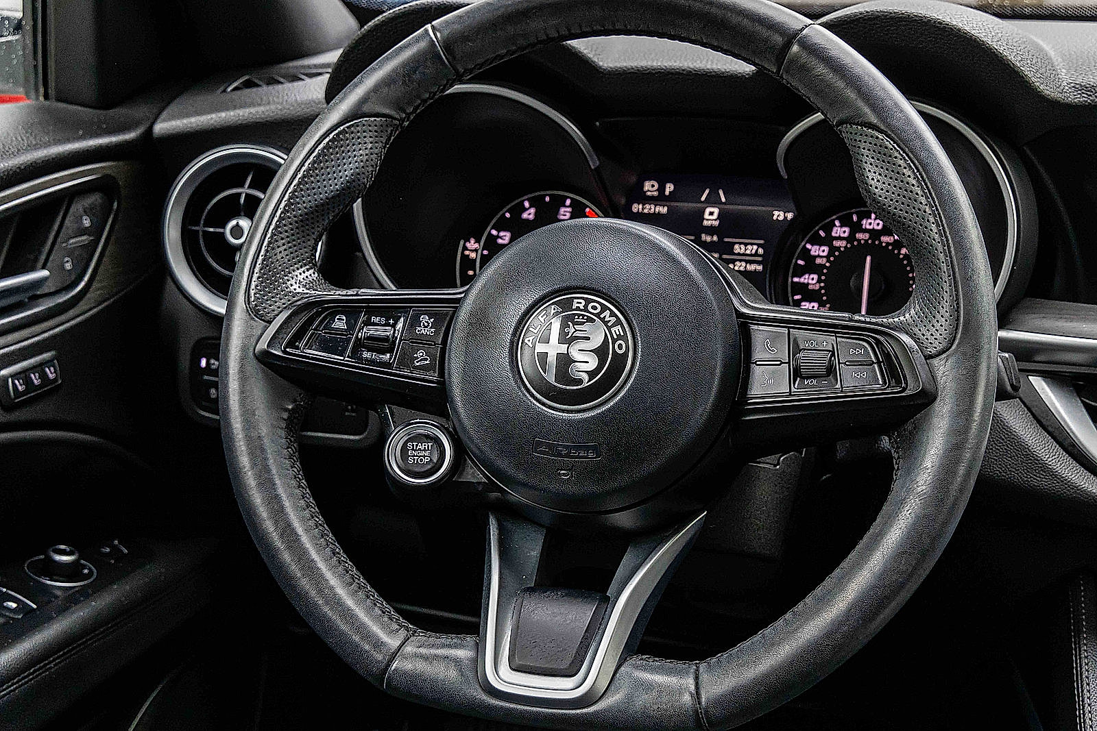 Used 2022 Alfa Romeo Stelvio Ti image 9