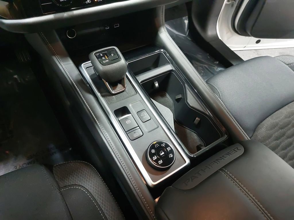 Used 2025 Nissan Pathfinder SV image 25