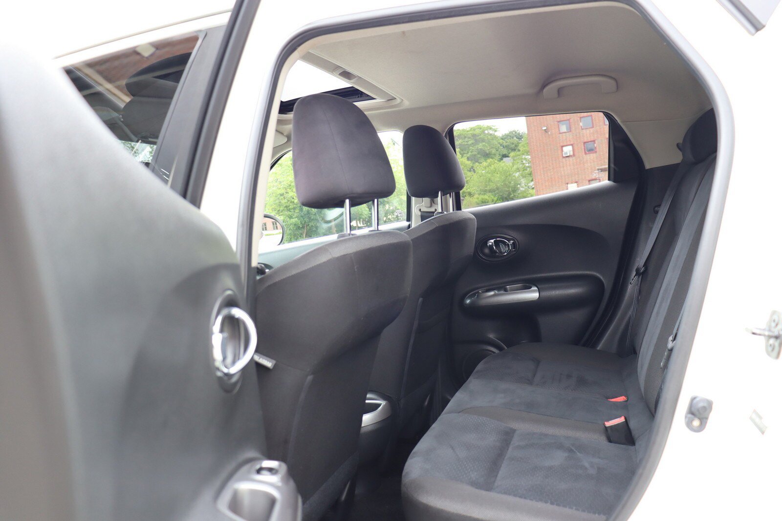 Used 2011 Nissan Juke SV AWD/4WD image 15