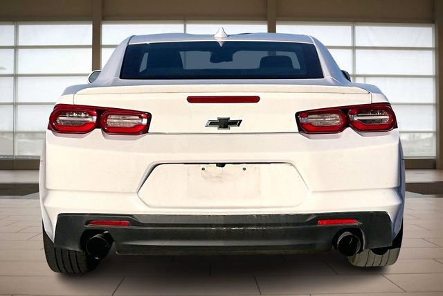 Used 2021 Chevrolet Camaro LT image 4