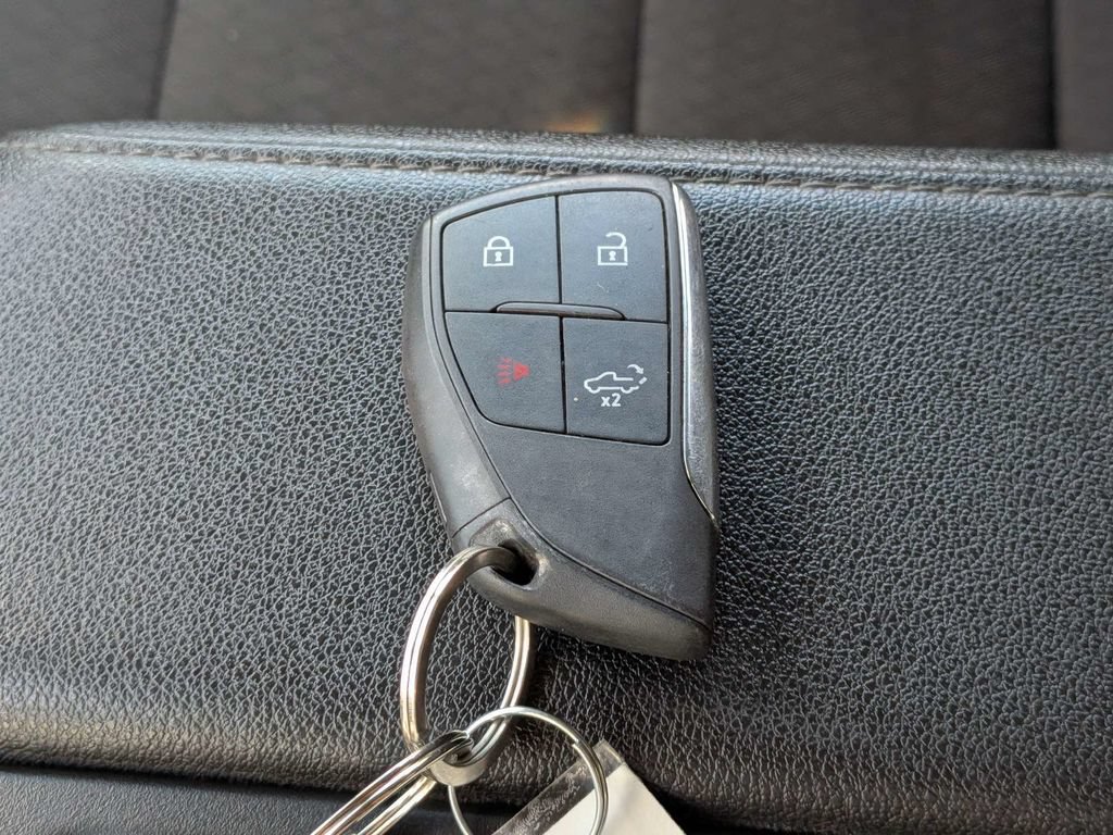 Used 2022 Chevrolet Silverado 1500 LT AWD/4WD image 30