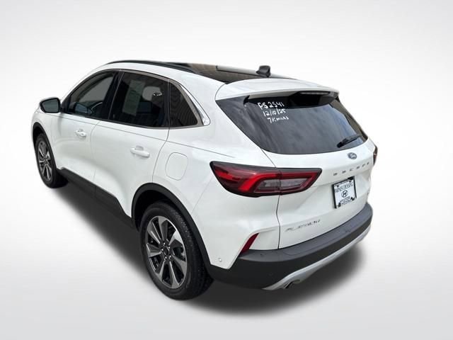 Used 2023 Ford Escape Platinum w/ Premium Technology Package AWD/4WD image 5