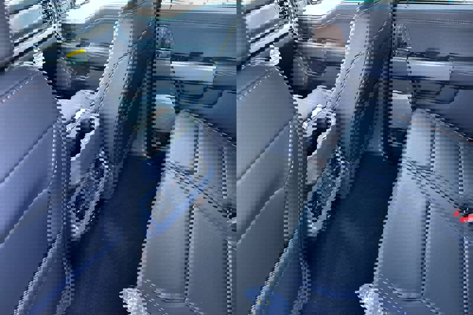 New 2025 Ford F250 Lariat w/ Lariat Ultimate Package image 4