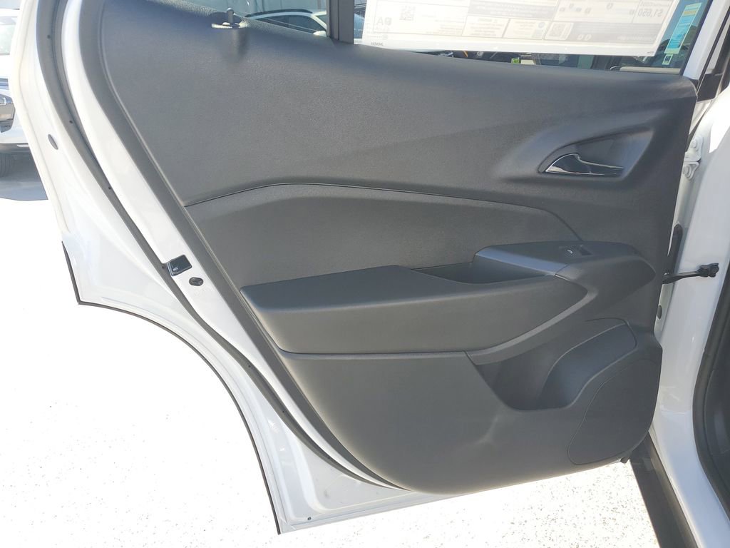 New 2026 Chevrolet Trax LT w/ Sunroof Package image 16