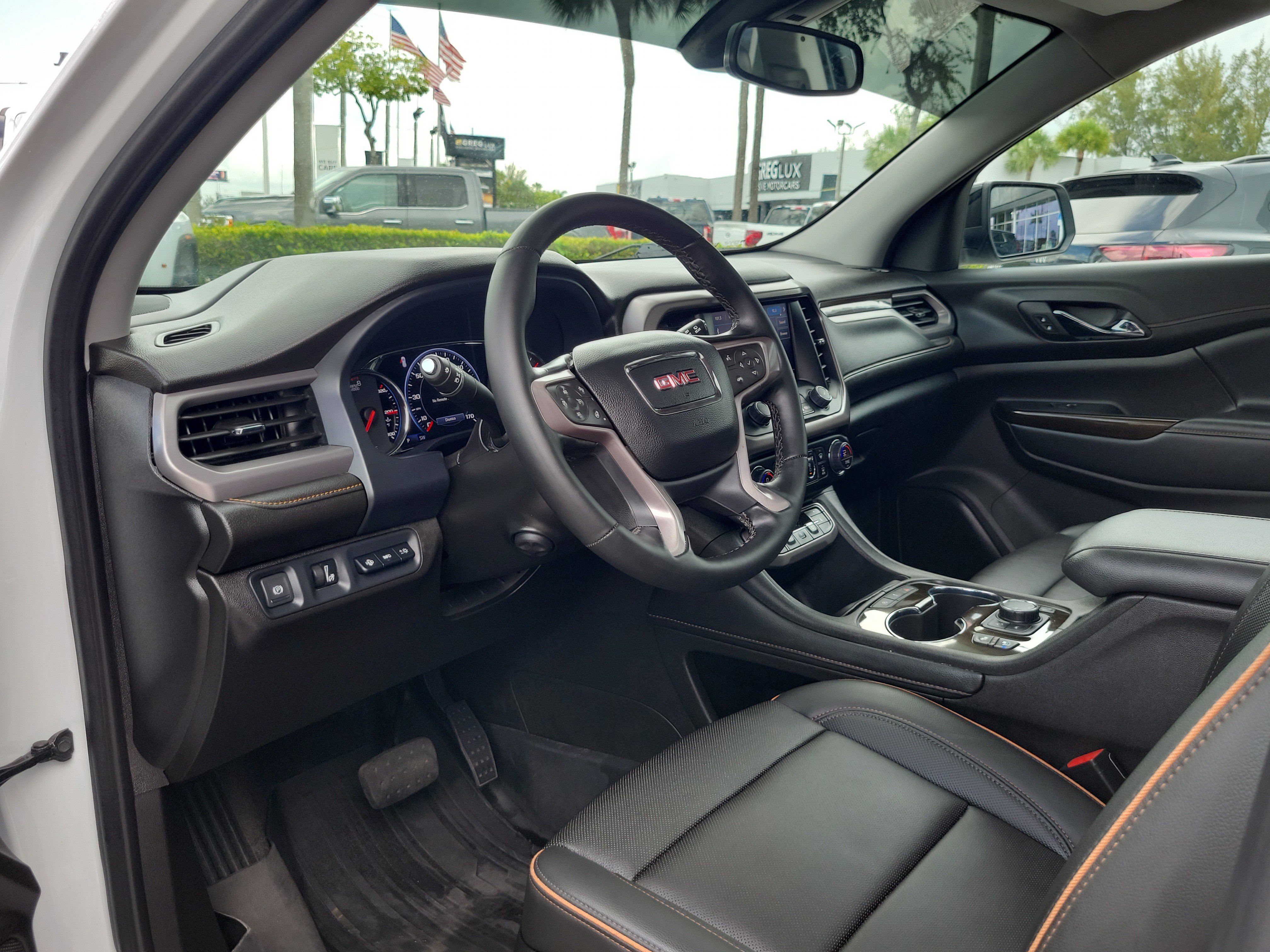 Used 2023 GMC Acadia AT4 w/ Technology Package AWD/4WD image 9
