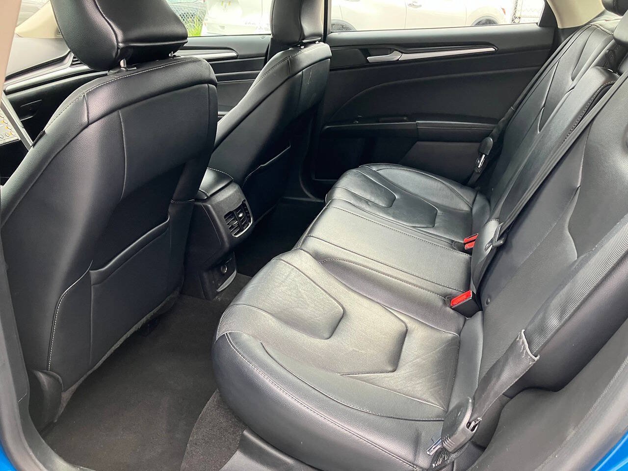 Used 2019 Ford Fusion Titanium FWD image 16