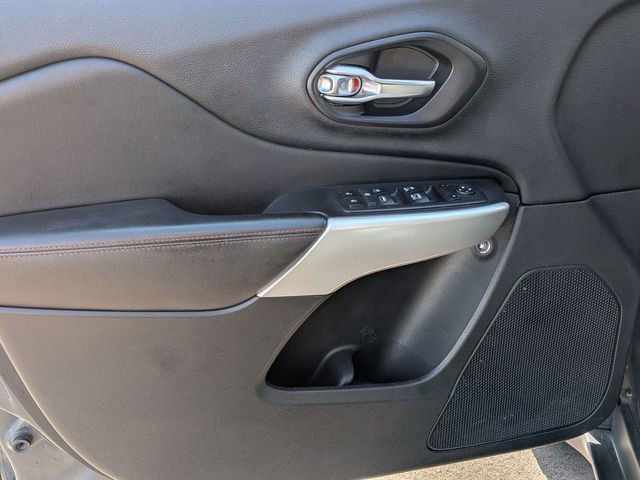 Used 2017 Jeep Cherokee Trailhawk w/ Cold Weather Group image 14