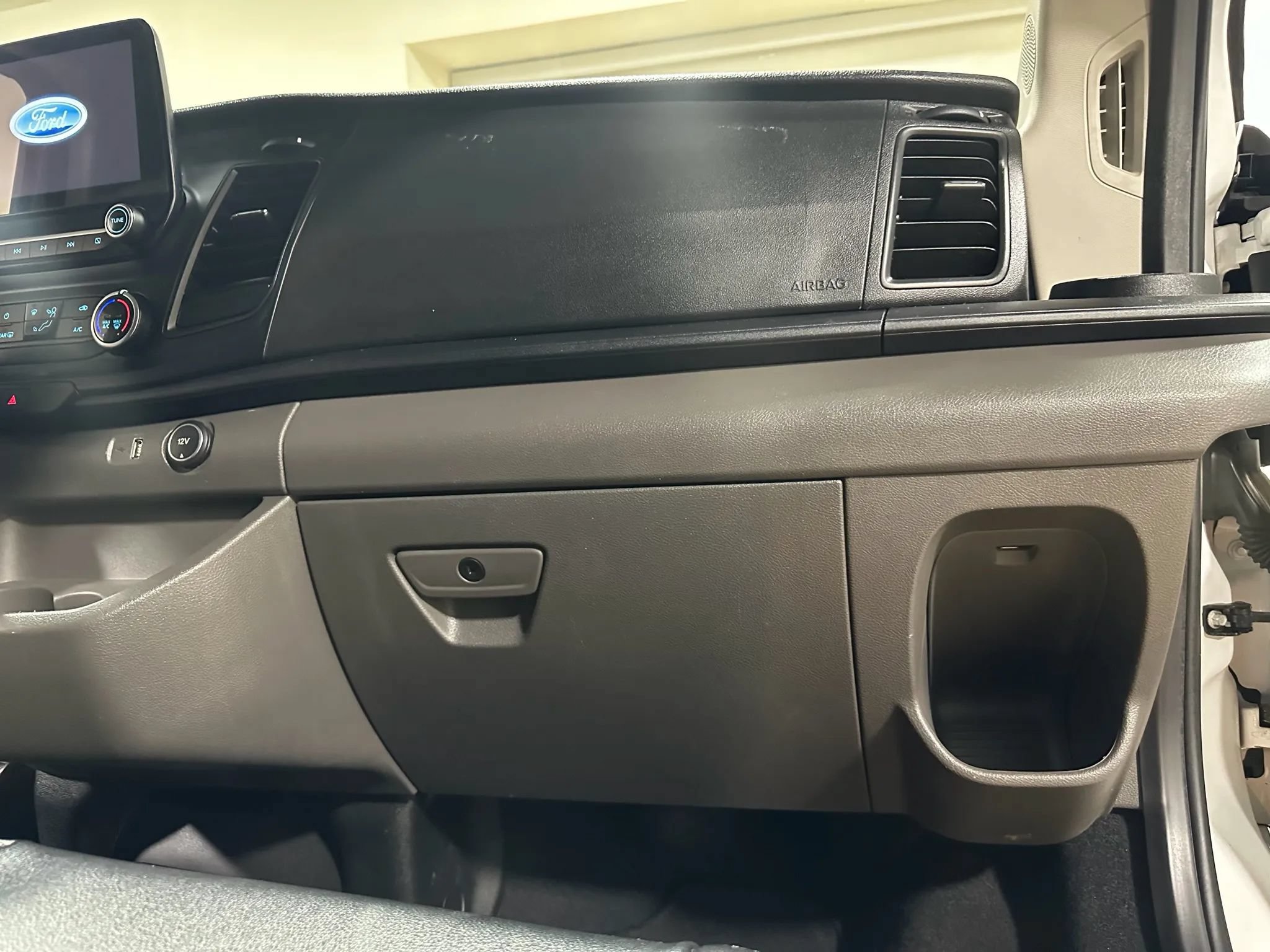 Used 2020 Ford Transit 150 XL RWD image 29