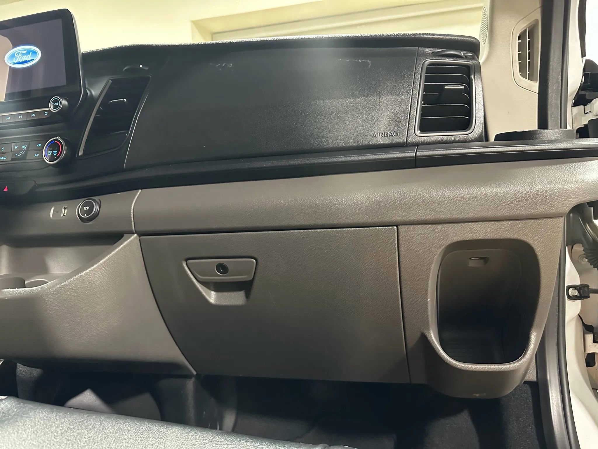 Used 2020 Ford Transit 150 XL RWD image 29