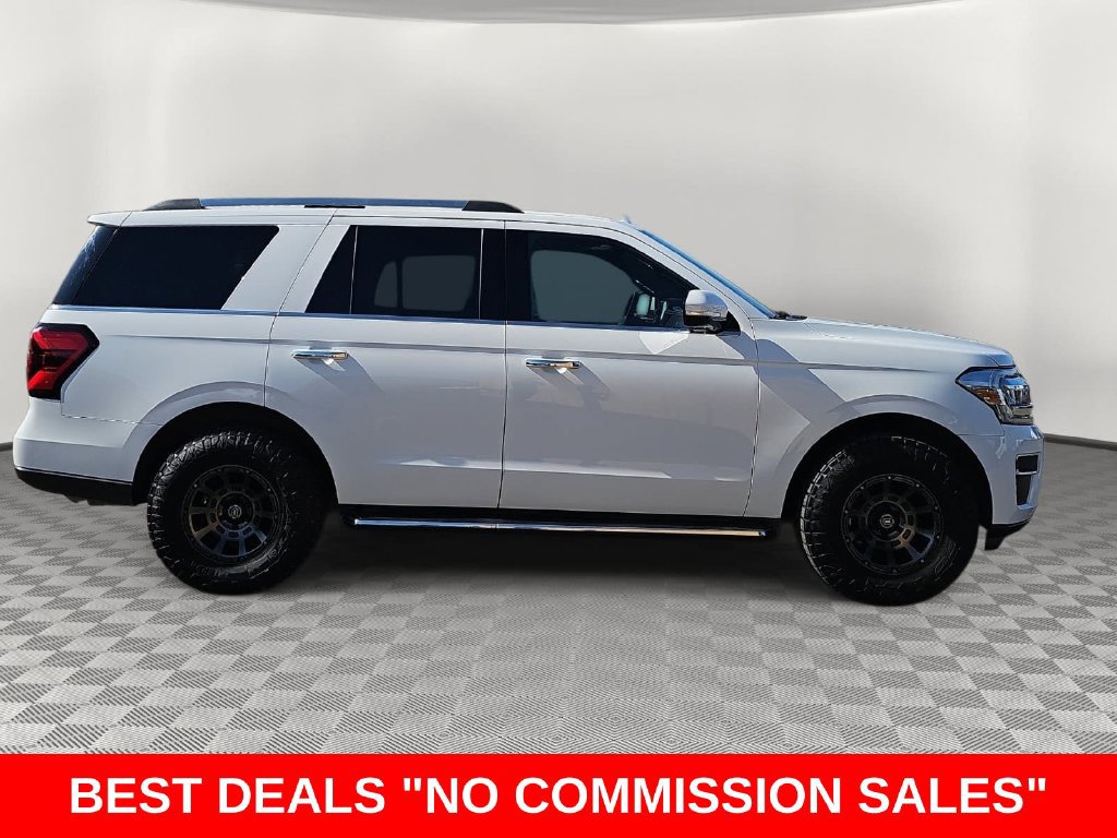 Used 2022 Ford Expedition Limited AWD/4WD image 2