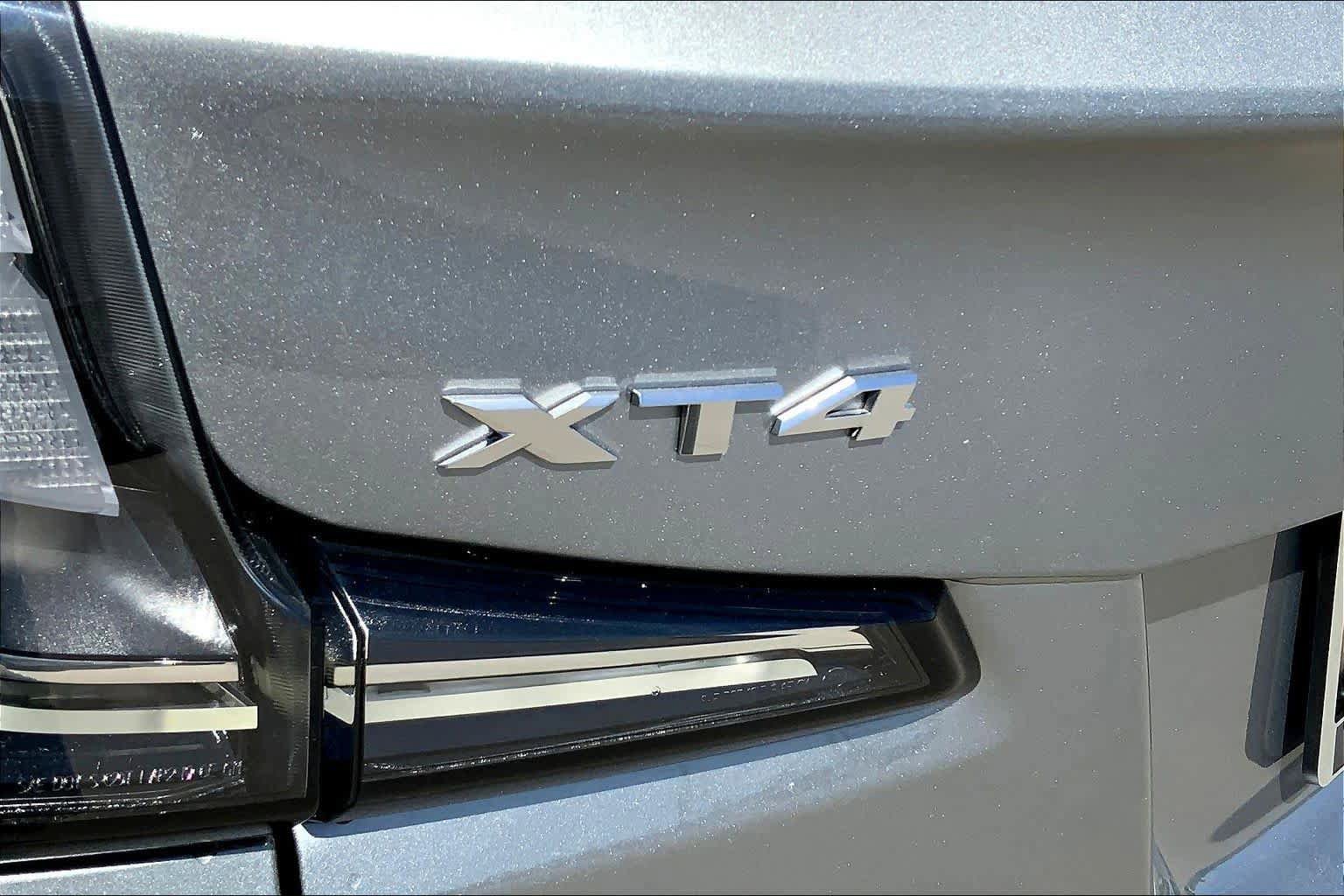 Used 2025 Cadillac XT4 Sport w/ Technology Package image 29