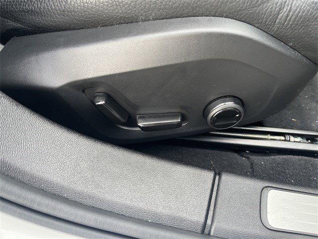 Used 2024 Volvo S60 B5 Plus image 21